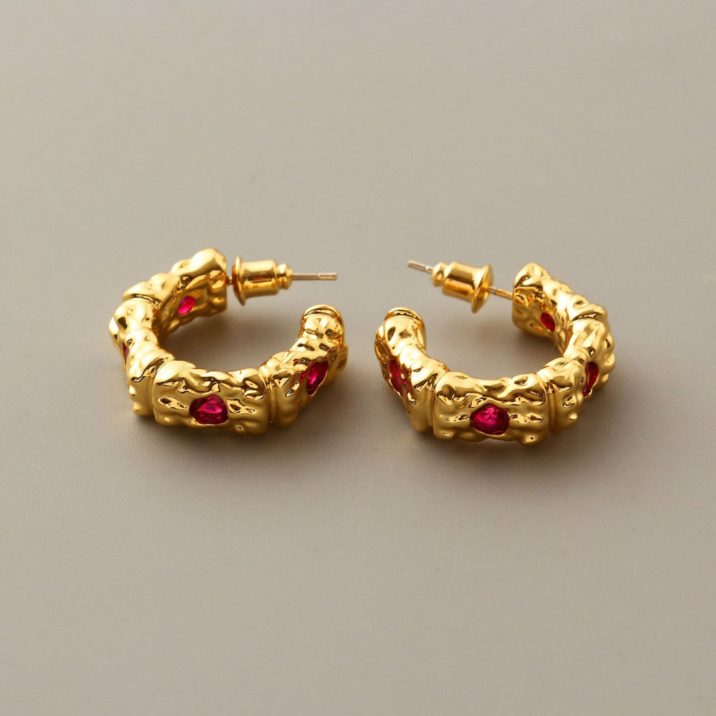 The upper ear is beautiful, niche design, light luxury, carved retro, irregular circle earrings, rubies, fashionable stud earrings, temperament