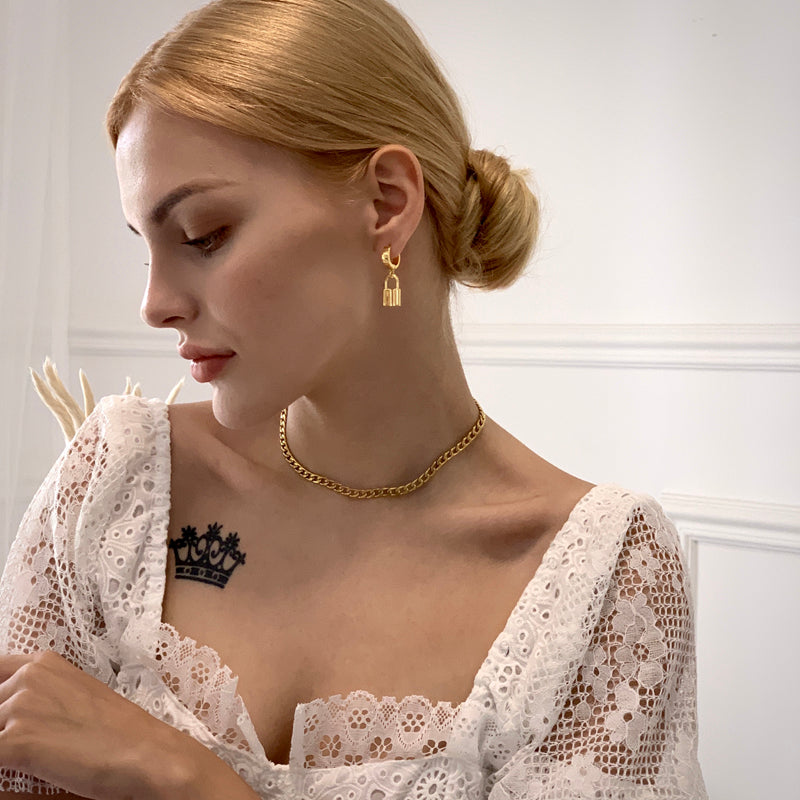 PANDANA European and American big-name fashion personality lock metal earrings female ins simple Hong Kong style temperament earrings tide